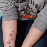 тату звезды, тату звезды на руке, тату звезды на ноге, тату звезды на шее, тату звезды на плечах, тату звезды эскизы, тату звезды значение, фото тату звезд, тату в виде звезды, звезды на плечах тату, тату со звездами, через тернии к звездам тату, звезды с тату, тату пятиконечная звезда, татуировка звезда, звездные тату, женские тату, тату на девушках